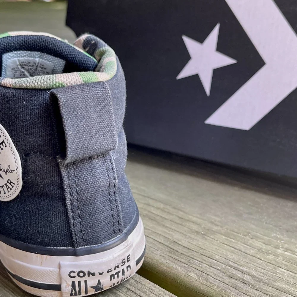 Converse Chuck Taylor All Star Street Mid Black Camo Kids Size 3Y